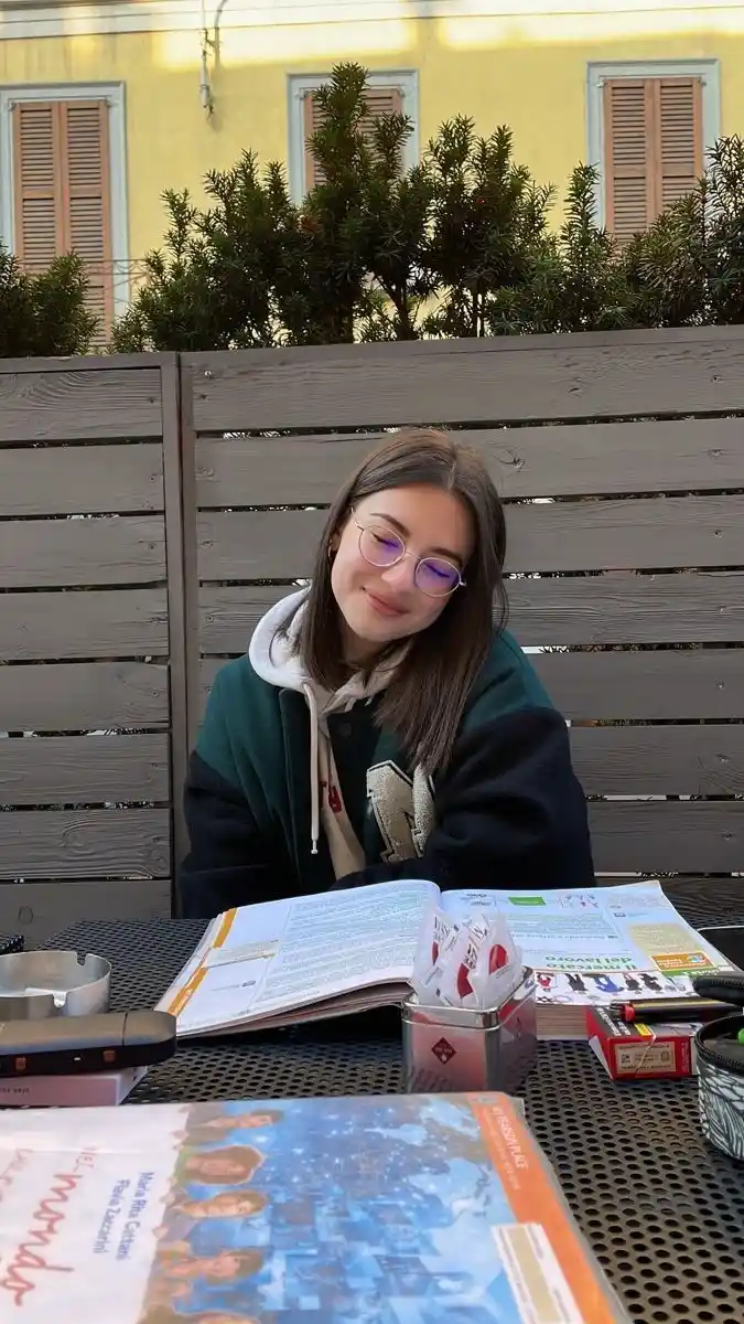 attitude girl dp back side