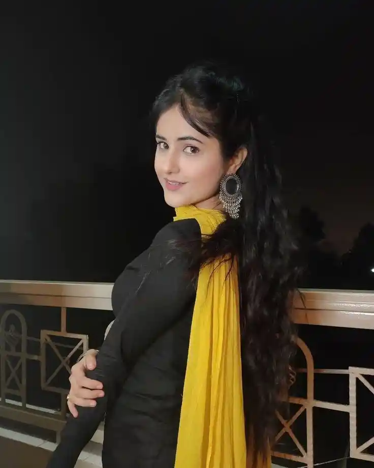 attitude girls dp pic