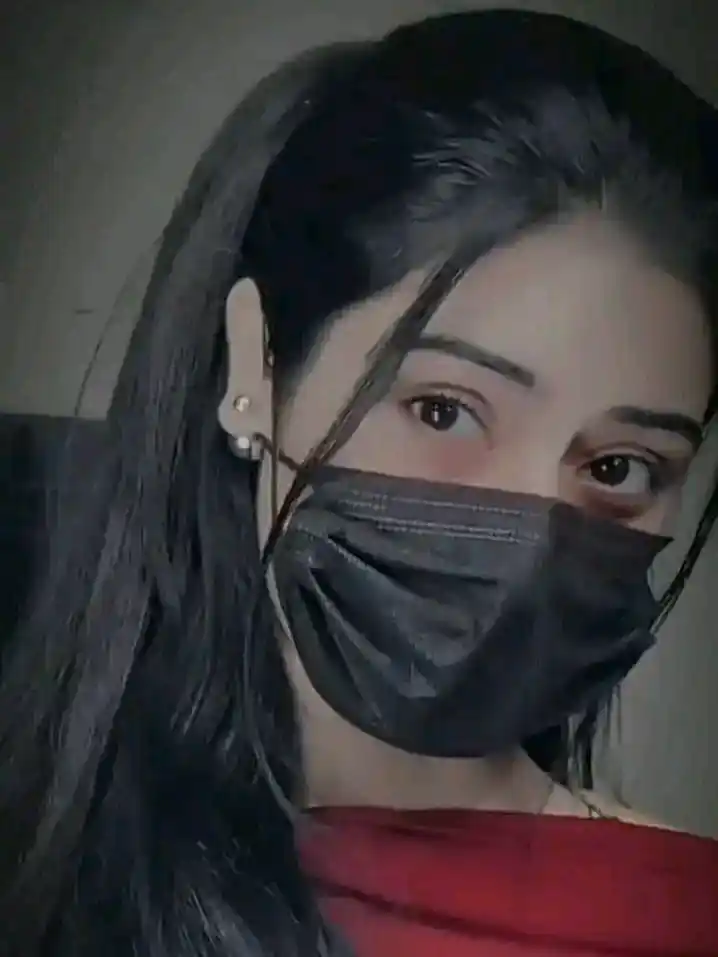 black-and-white-cute-girl-dp