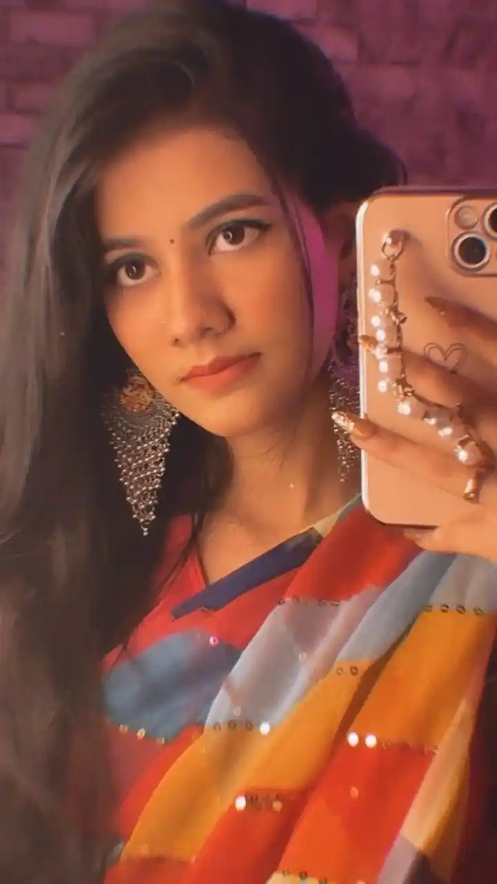 cute real girl dp