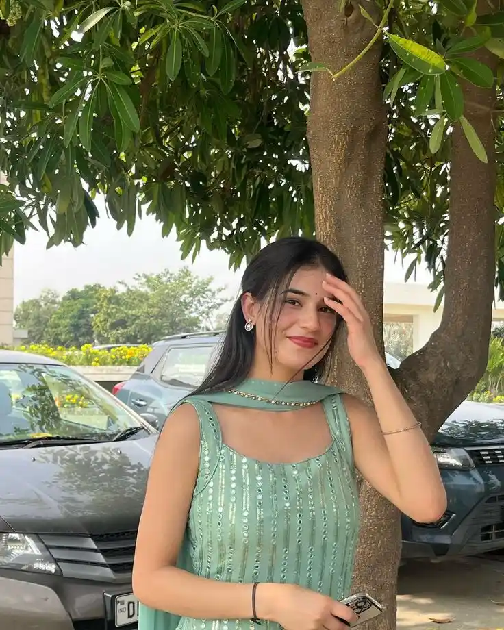 indian girl photo