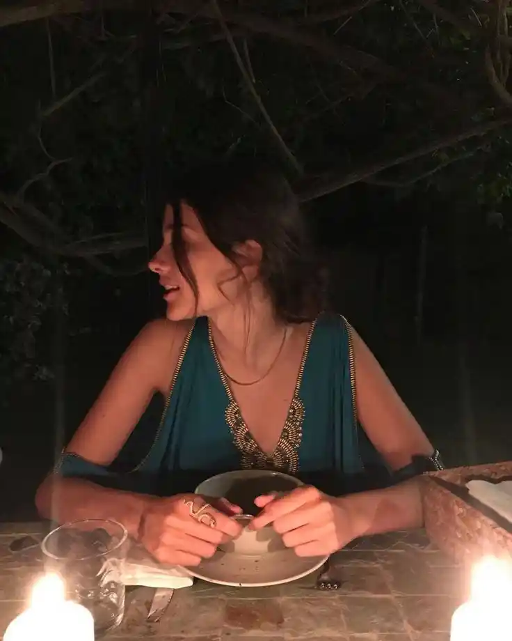 instagram girls dp attitude simple