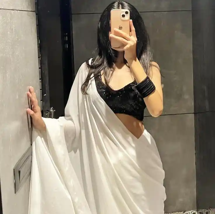 korean girl hide face pic aesthetic