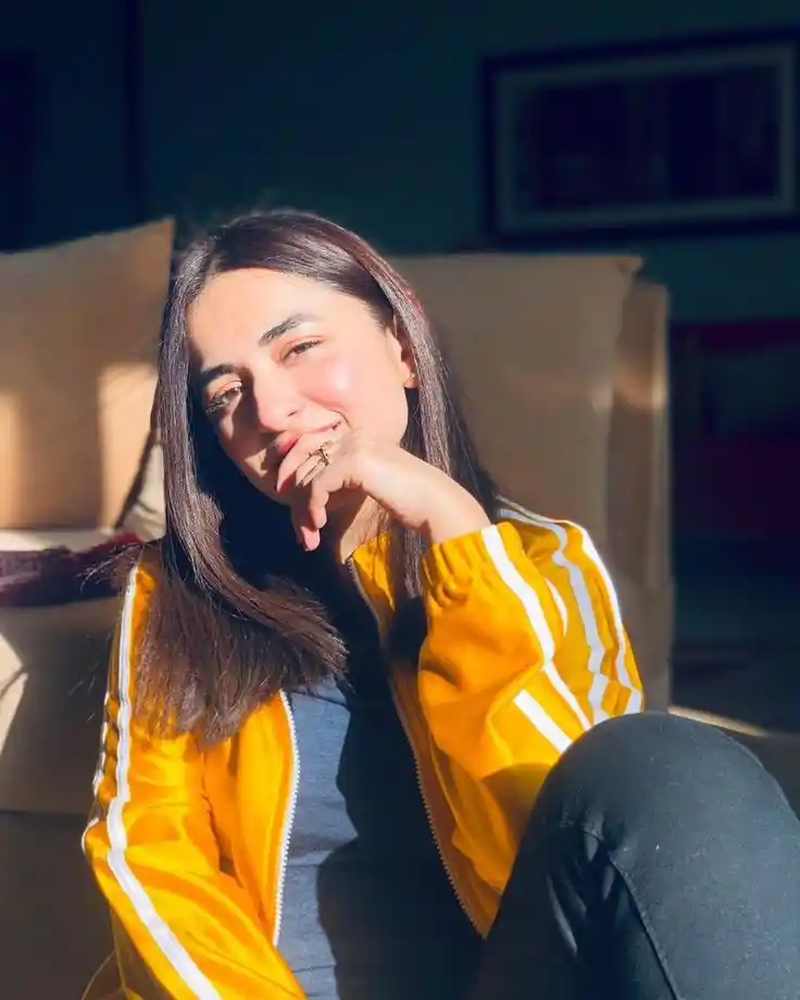 sad-cute-girl-dp-for-whatsapp