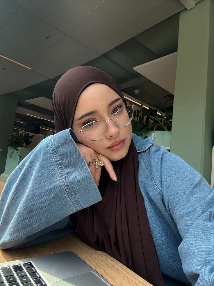 Hijab WhatsApp Dp