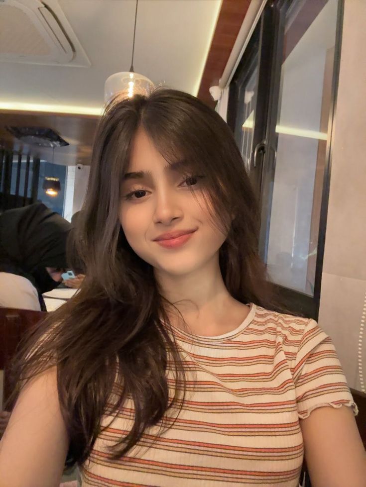 Simple Cute Girl Pic