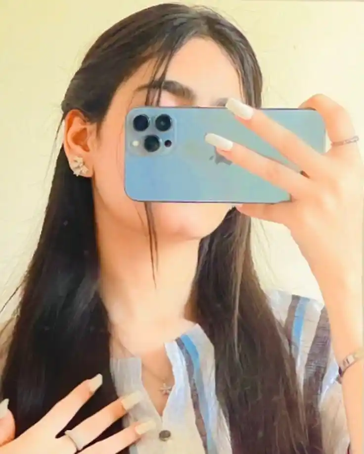 aesthetic hijab girl dp mirror selfie 48