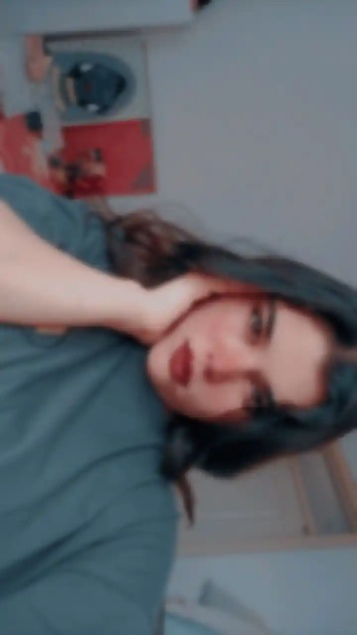 blur girl photo mirror selfie