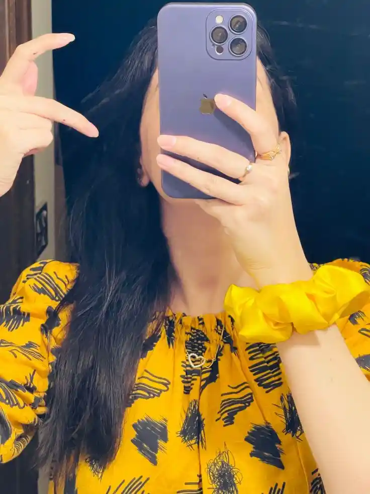 hijab girl dp for instagram mirror selfie 29