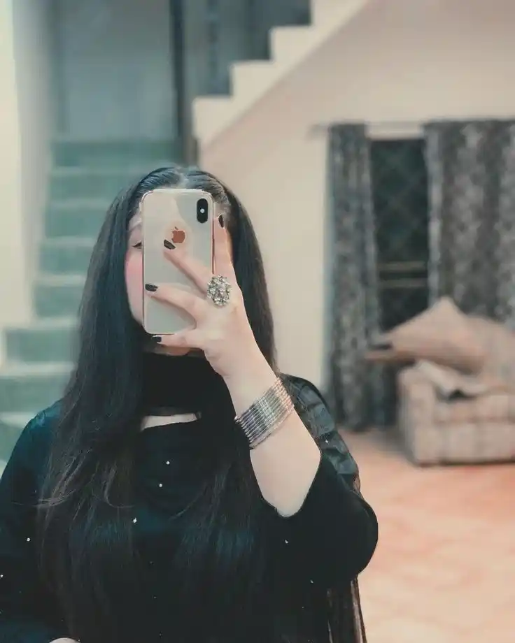 mirror selfie dp black 11