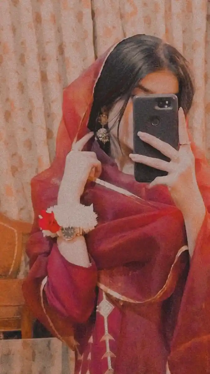 mirror selfie dp girl simple indian 3