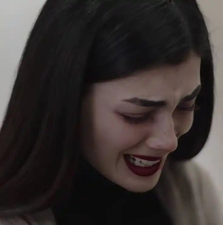 sad dp girl alone
